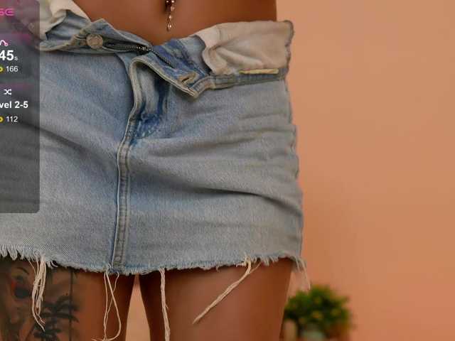 KairaAndrews live webcam show