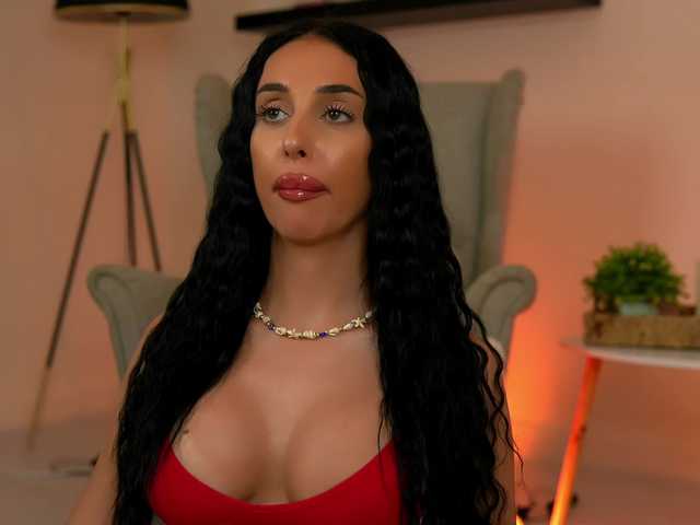 KairaAndrews live cam on BongaCams