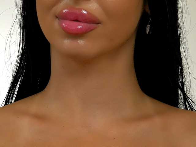 KairaAndrews live cam on BongaCams