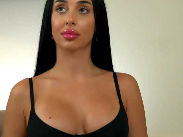 KairaAndrews live cam on BongaCams