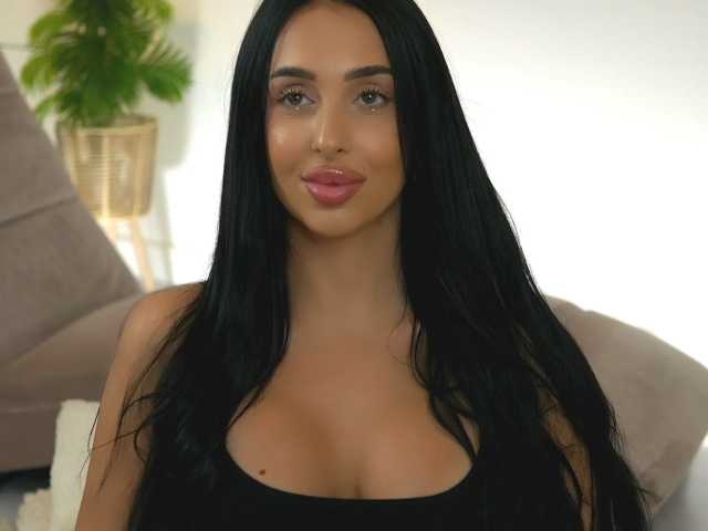 KairaAndrews live cam on BongaCams