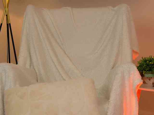 KairaAndrews Sex Cam Show