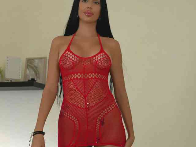 Model: KairaAndrews
