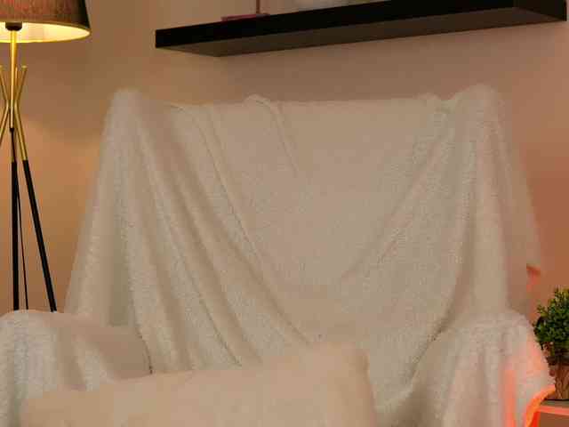 KairaAndrews webcam