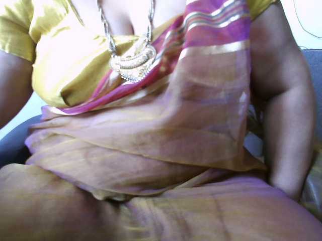 hotpavitra live cam on BongaCams