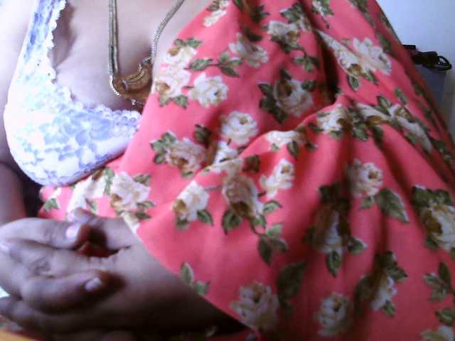 hotpavitra live cam on BongaCams