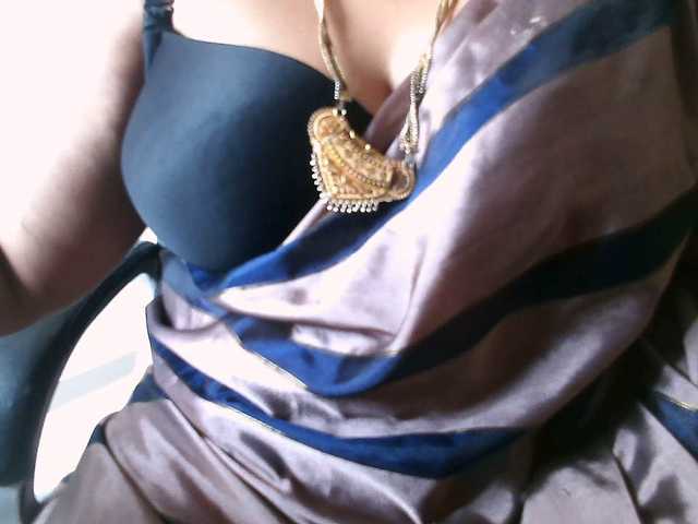 hotpavitra live cam on BongaCams