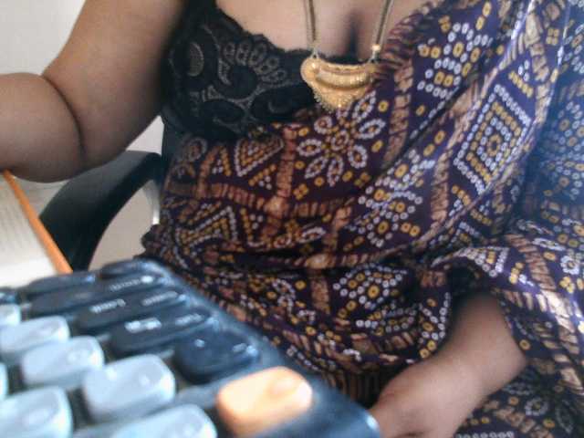 hotpavitra live cam on BongaCams