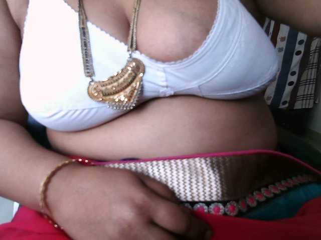hotpavitra live cam on BongaCams