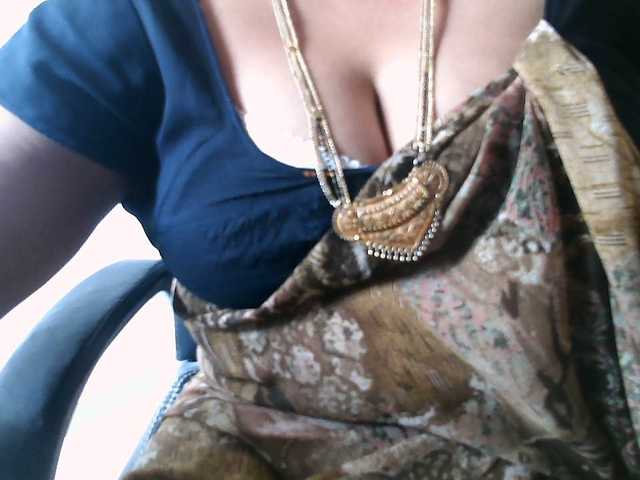 hotpavitra live cam on BongaCams