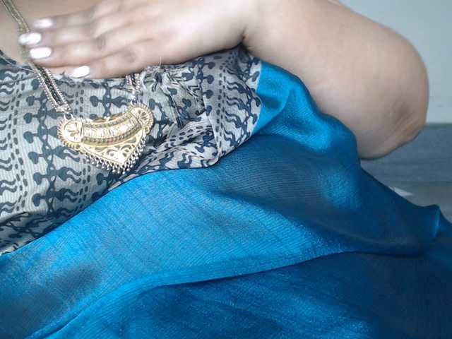 le modèle hotpavitra est en webcam porno dans un show sur le site bongacams, il possède les tags suivants: Indian,Brunette,Trimmed