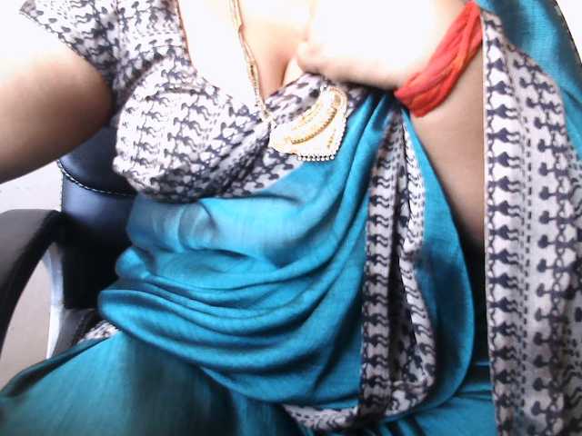 hotpavitra live cam on BongaCams