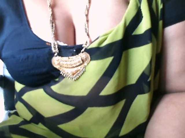 hotpavitra live cam on BongaCams