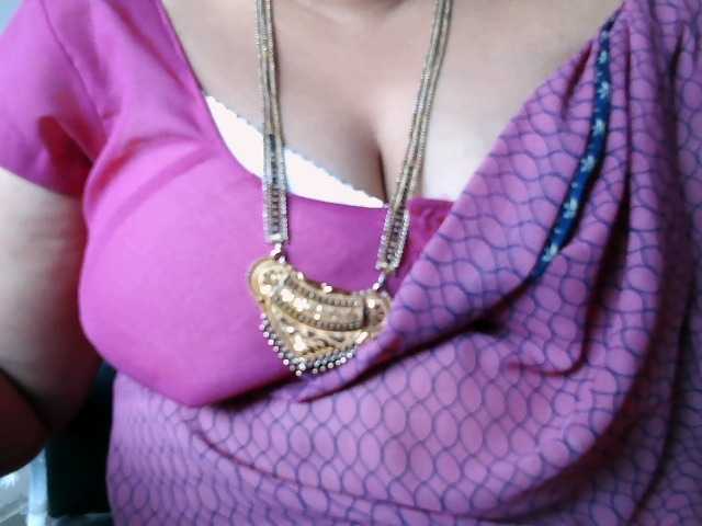 hotpavitra live cam on BongaCams