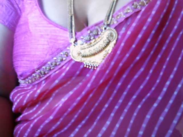 hotpavitra live cam on BongaCams