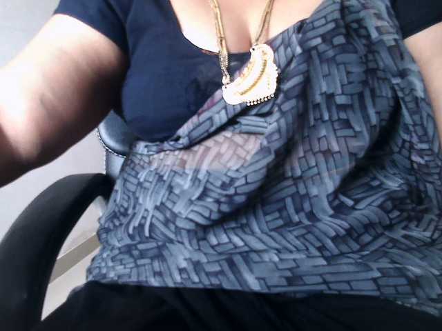 hotpavitra live cam on BongaCams