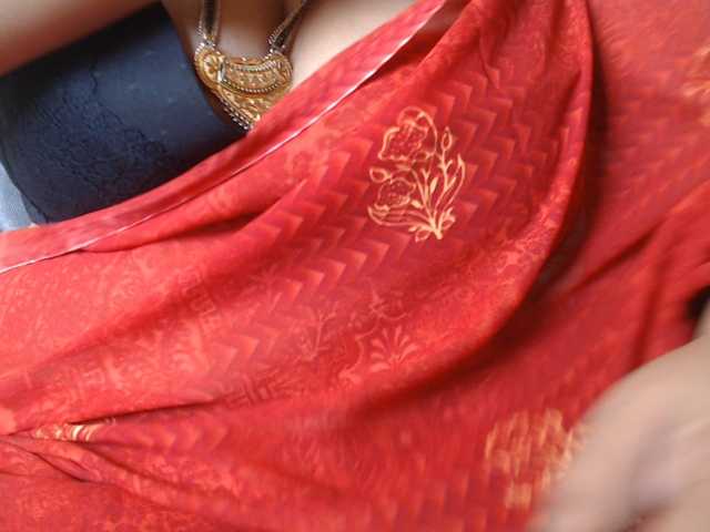 hotpavitra live cam on BongaCams