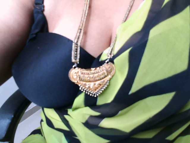 hotpavitra live cam on BongaCams