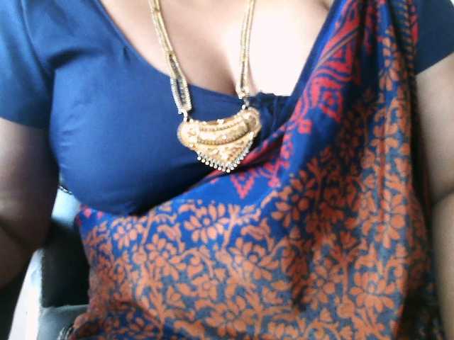 hotpavitra live cam on BongaCams