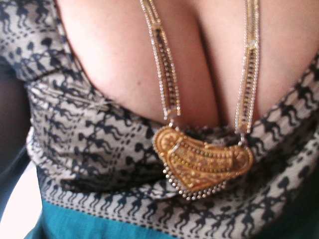 hotpavitra live cam on BongaCams