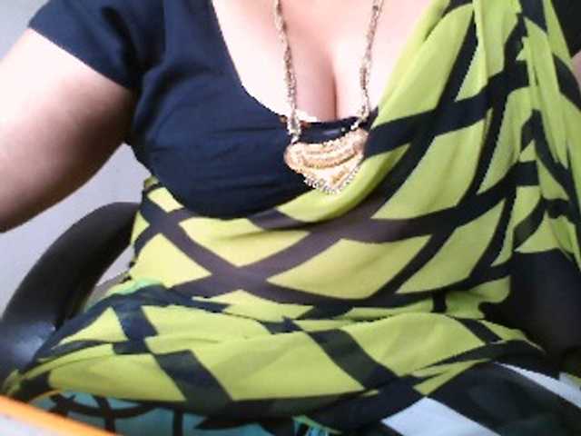 hotpavitra live cam on BongaCams
