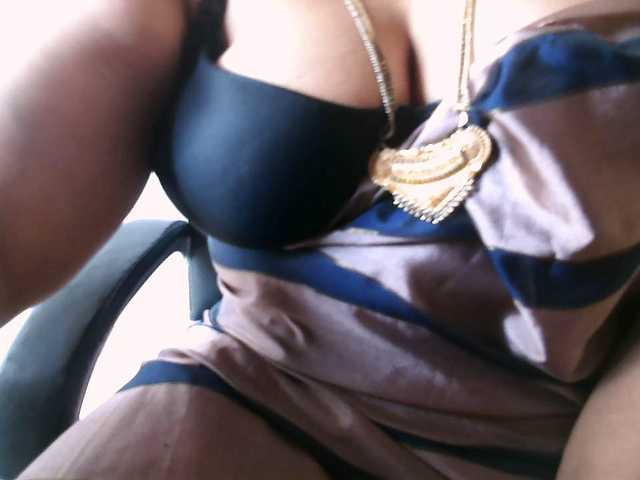 hotpavitra live cam on BongaCams