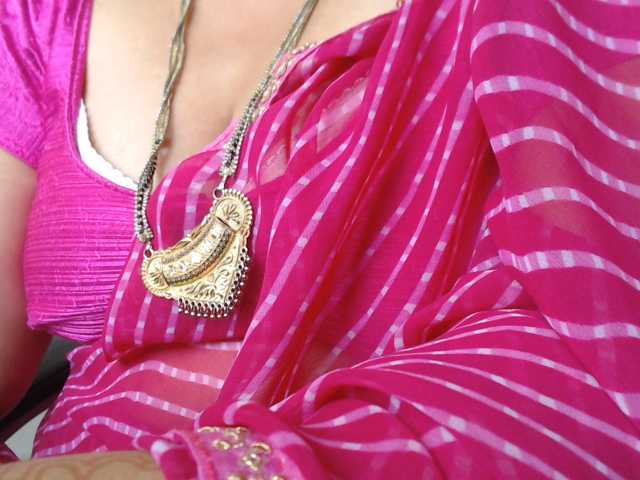 hotpavitra live cam on BongaCams
