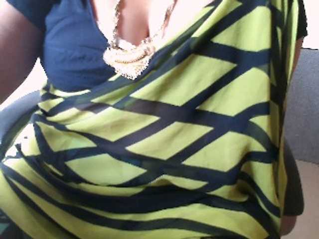 hotpavitra live cam on BongaCams