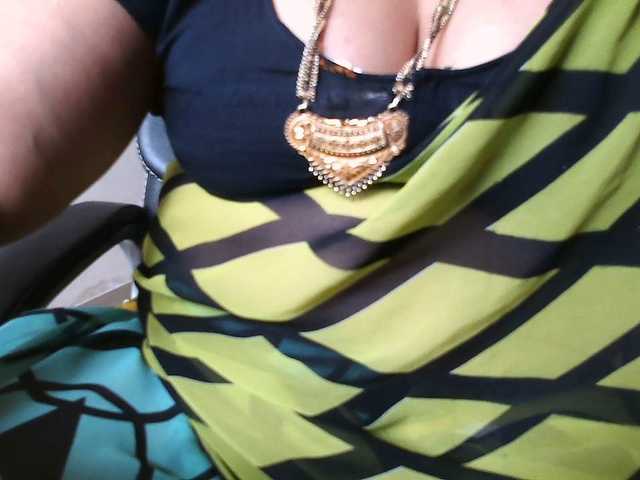 hotpavitra live cam on BongaCams