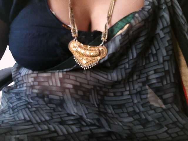hotpavitra live cam on BongaCams