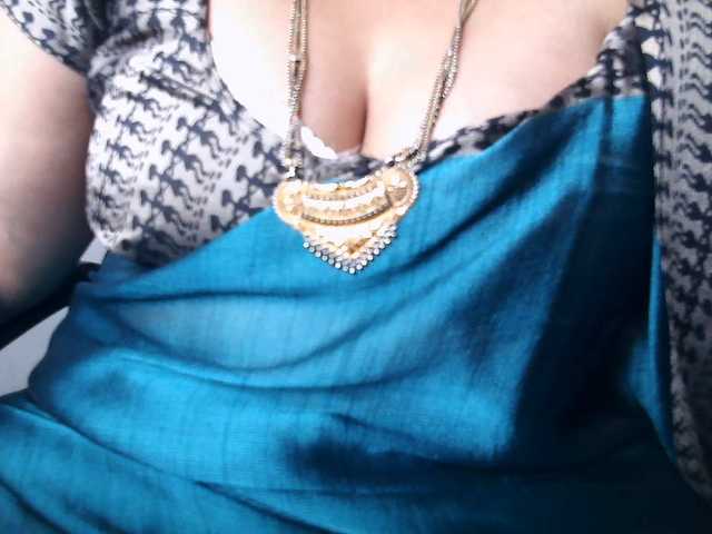 hotpavitra live cam on BongaCams