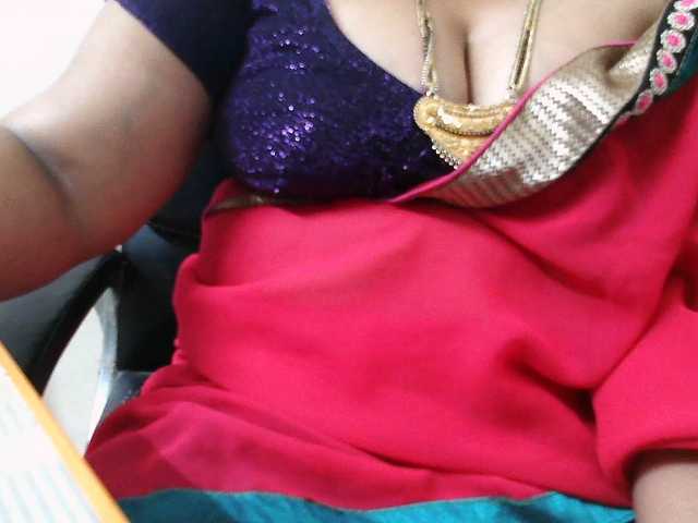 hotpavitra live cam on BongaCams