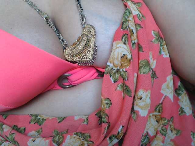 hotpavitra live cam on BongaCams