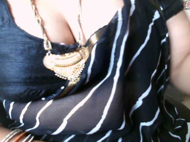 hotpavitra live cam on BongaCams