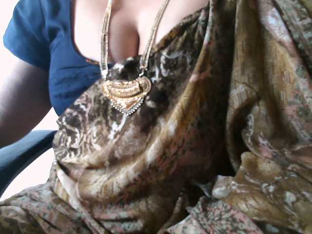 hotpavitra live cam on BongaCams