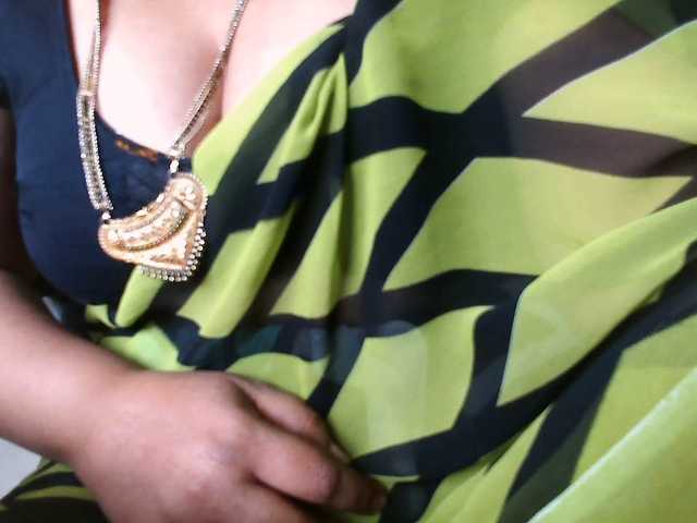 hotpavitra live cam on BongaCams
