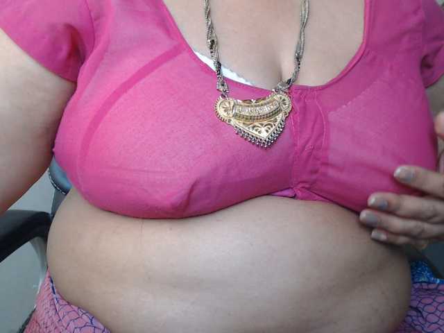hotpavitra live cam on BongaCams