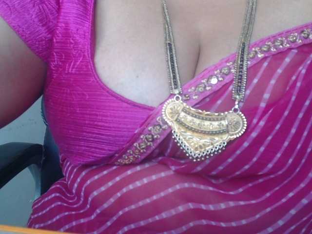 hotpavitra live cam on BongaCams