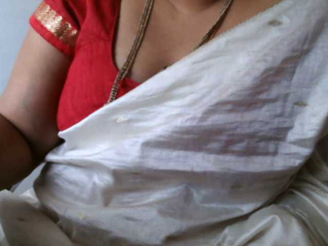 hotpavitra live cam on BongaCams