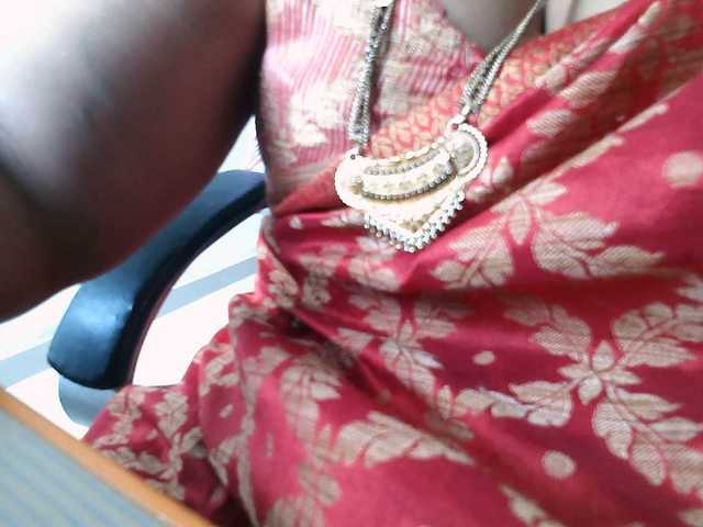 hotpavitra live cam on BongaCams