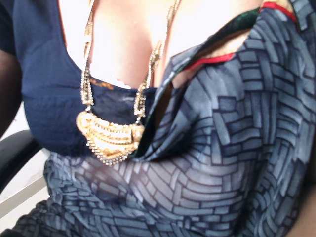 hotpavitra live cam on BongaCams