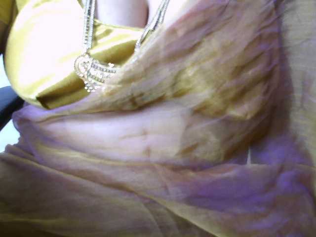 hotpavitra live cam on BongaCams