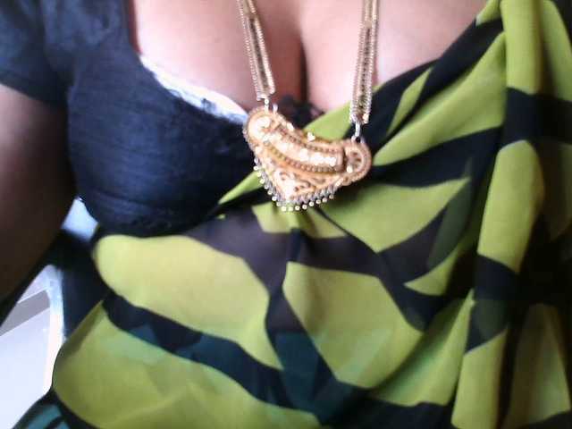 hotpavitra live cam on BongaCams