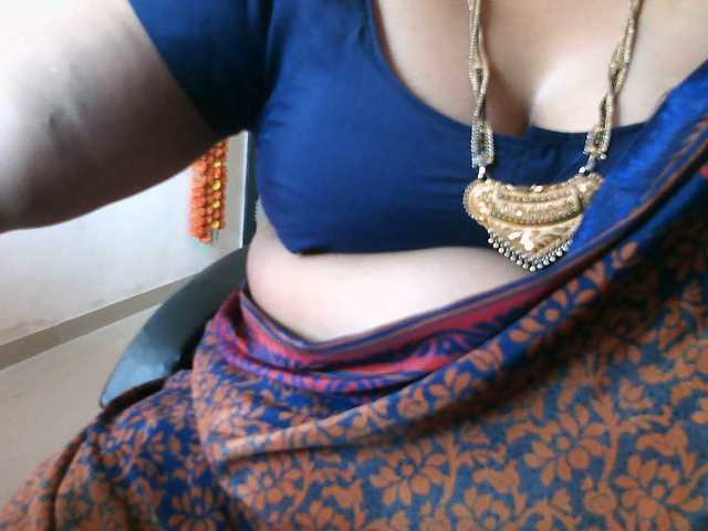 hotpavitra live cam on BongaCams