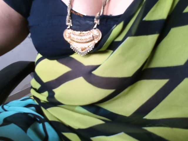 hotpavitra live cam on BongaCams