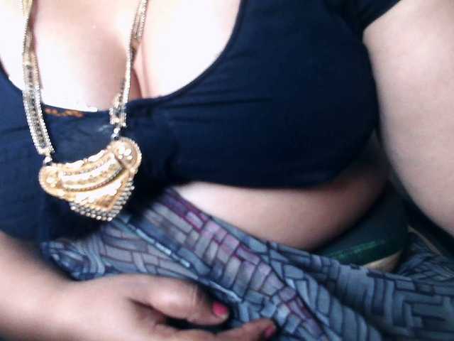 hotpavitra live cam on BongaCams