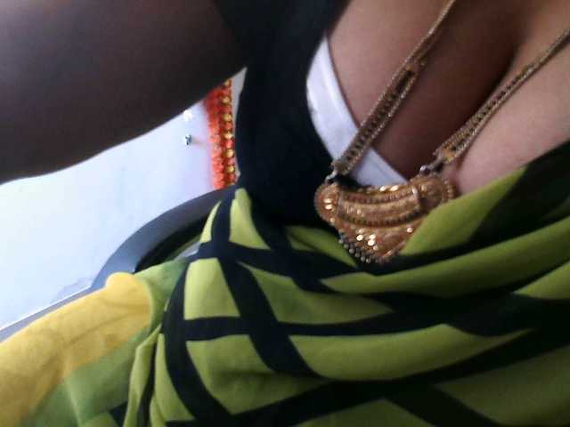 hotpavitra live cam on BongaCams