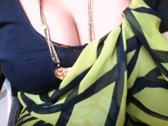 hotpavitra live cam on BongaCams