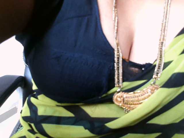 hotpavitra live cam on BongaCams