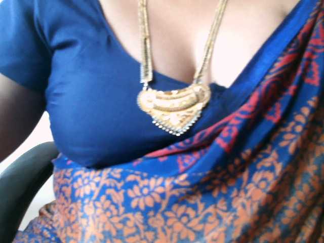 hotpavitra live cam on BongaCams